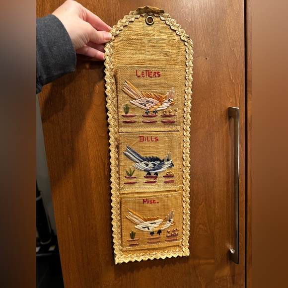Other - 🎉2 for $22 🎉 VINTAGE Woven Handmade Wall Organizer with Bird Design